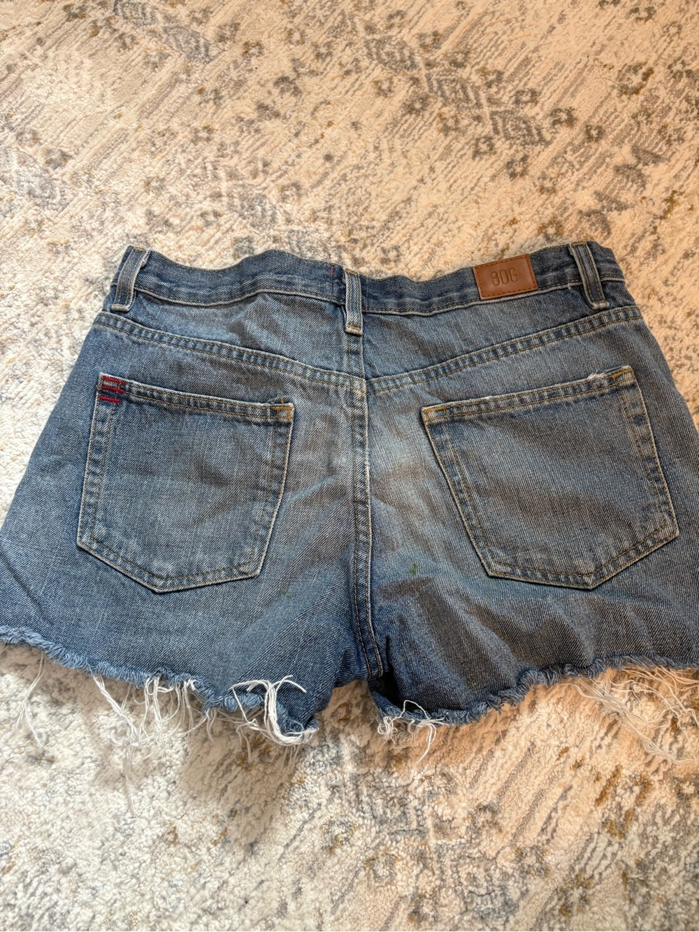 BDG • Boyfriend low rise denim shorts - Picture 2 of 3